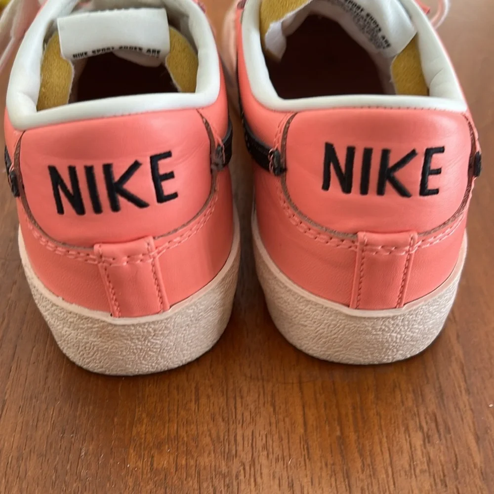 NIKE Low 77 Atomic Pink Blaze 6.5 Sneaker Gym Shoe